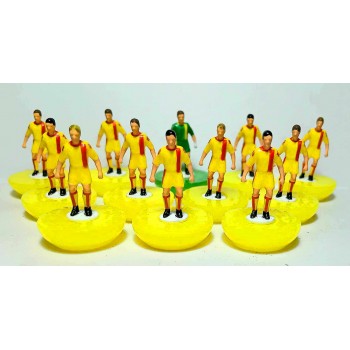 Subbuteo Andrew Table Soccer Melchester Rover yellow on classic Hasbro Bases